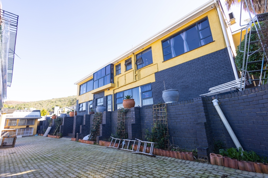 4 Bedroom Property for Sale in Loevenstein Western Cape